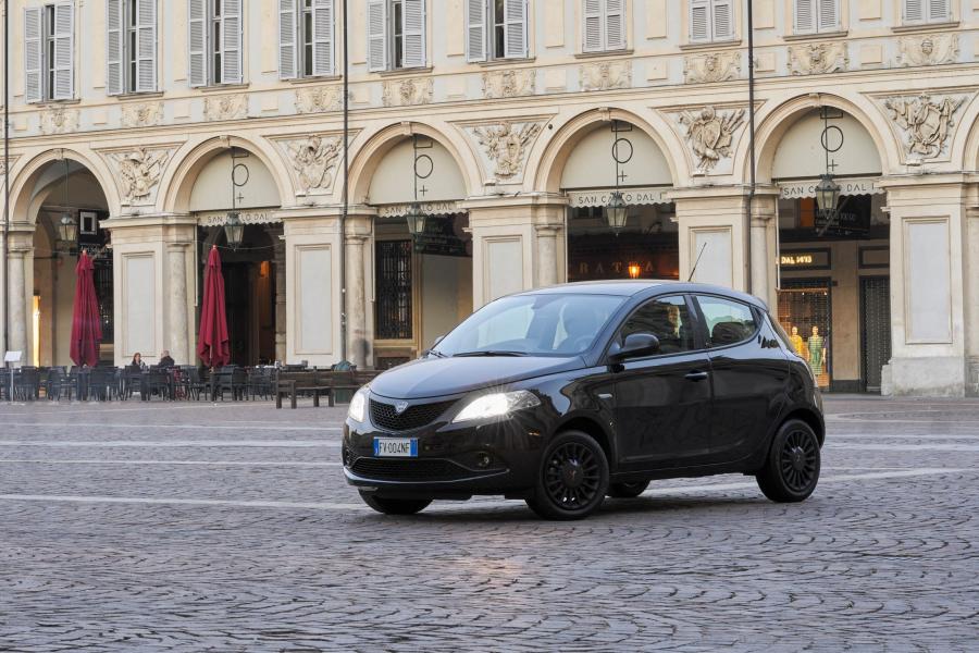  Lancia Ypsilon Black and Noir (846) 2019 года  (фото 21 из 39)
